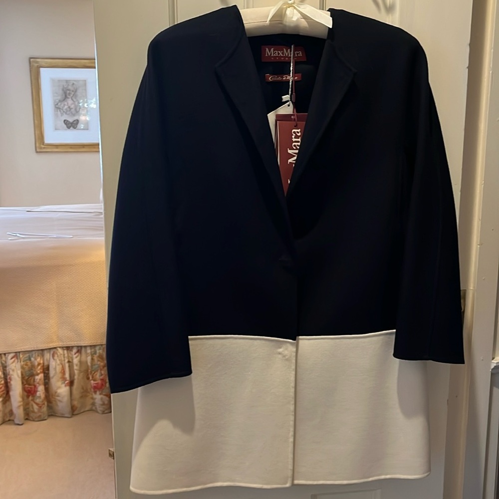 MaxMara Navy & Cream Jacket. New, never worn w/tags.